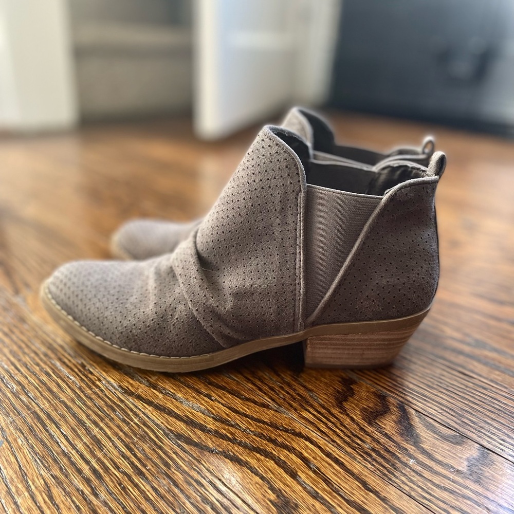 Report Booties